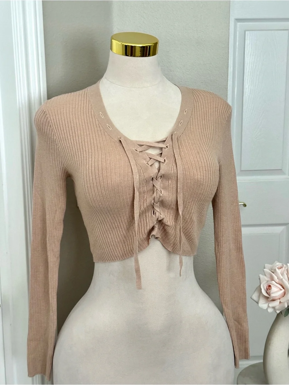 H&M Tan Beige Ribbed Lace-Up Cropped Knit Sweater Top w/ Long Sleeves Sz S